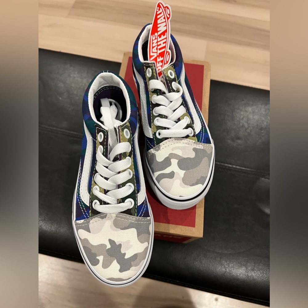 Vans Kids Low-Top Sneakers in Grey Camo with Blue and Green Accents